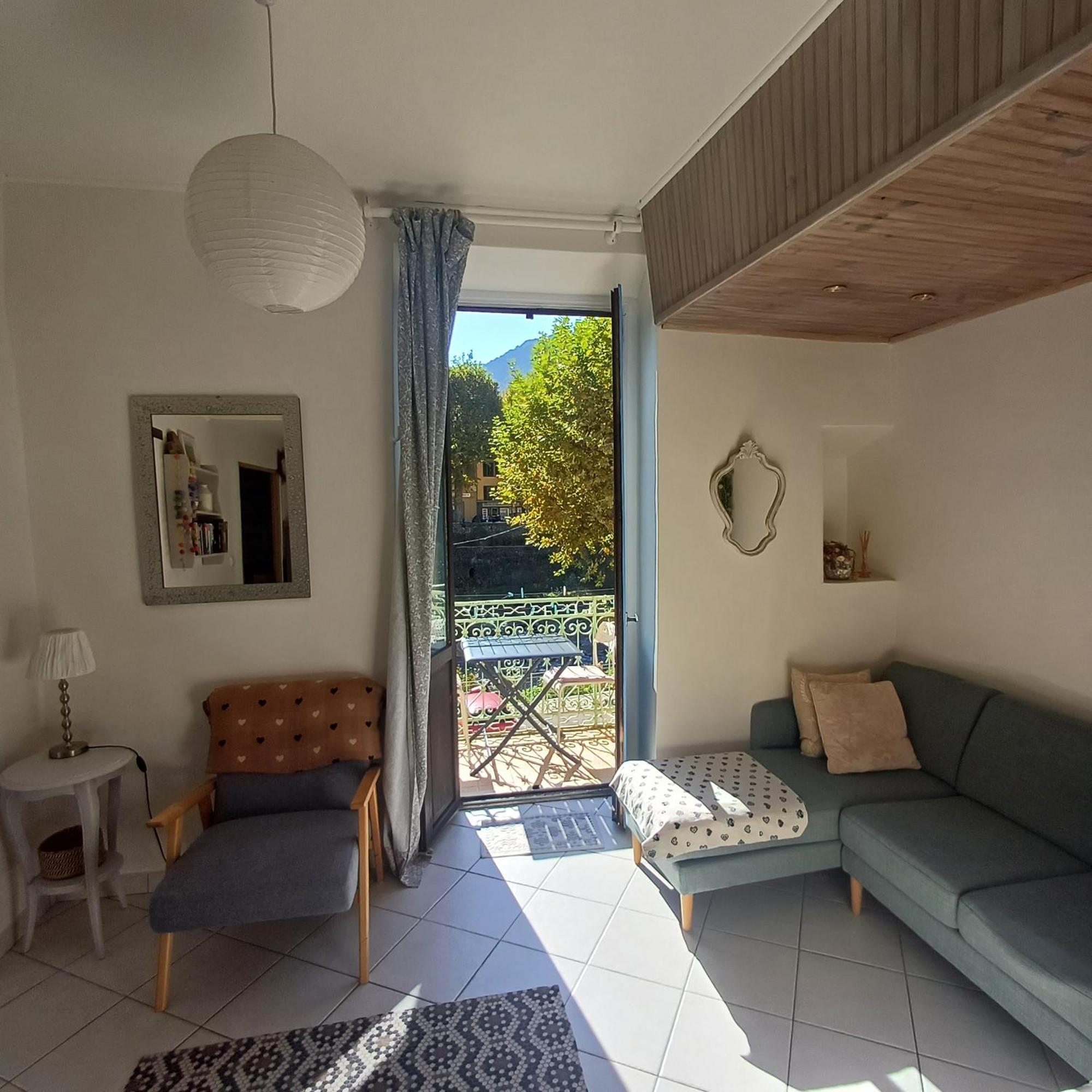 Riverside Apartment Sospel Room photo